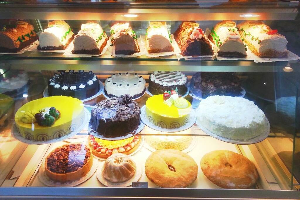 Build a Cake Like a Pro Tips | Lebanon Bakery near Annandale