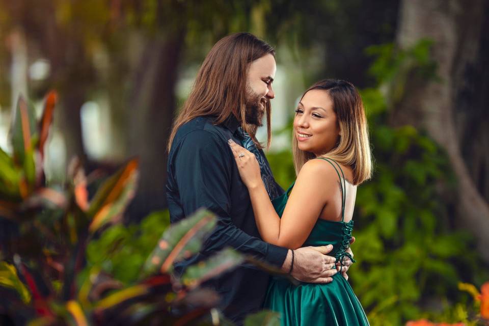 Tropical Love ENgagement