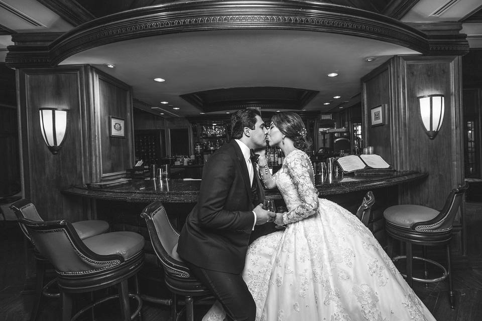 Kissing after the ceremony