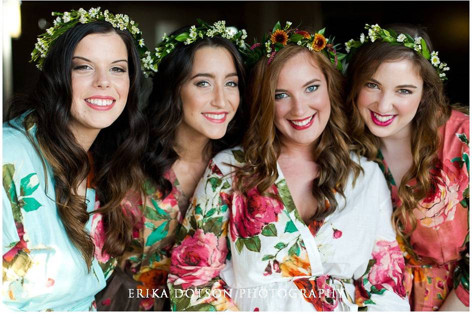 Mismatched Large Floral Blossom Robes for bridesmaids | Getting Ready Bridal Robes
$25
Floral robes for getting ready on the big day - a memorable gift for your bridesmaids. These robes are in 