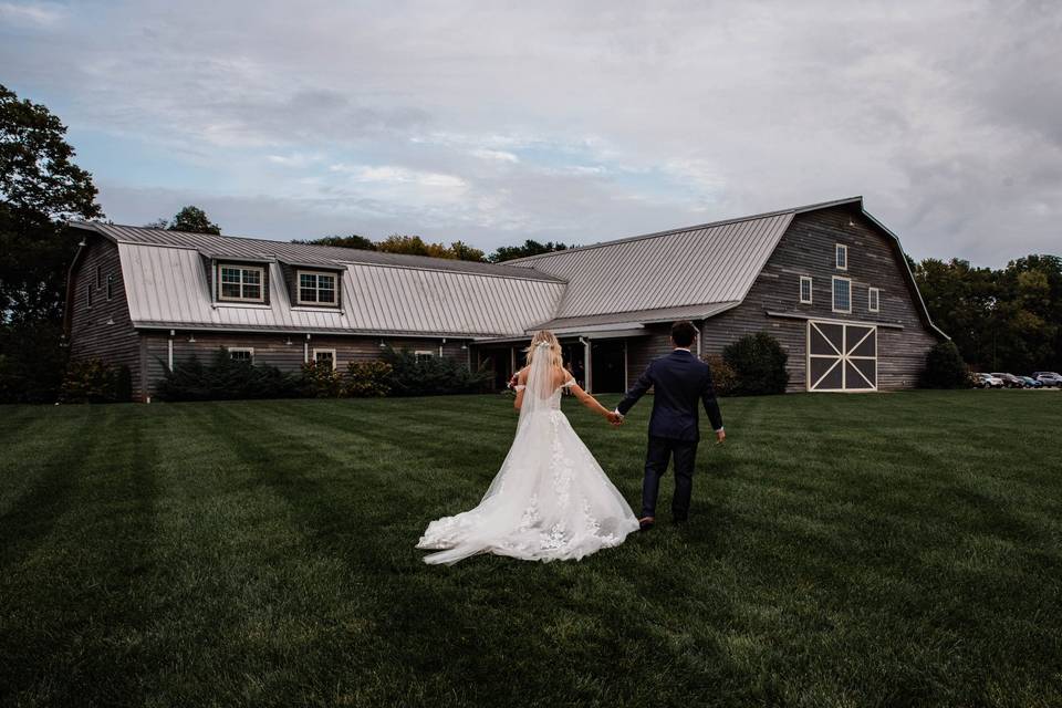 Another view of the barn
