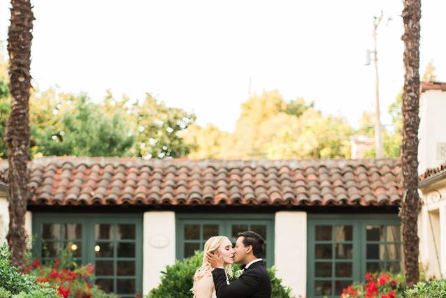 Loving kisses | PC Ty Pentecost Photography