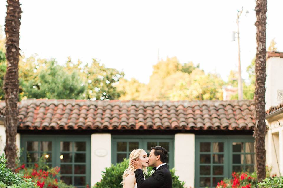 Loving kisses | PC Ty Pentecost Photography