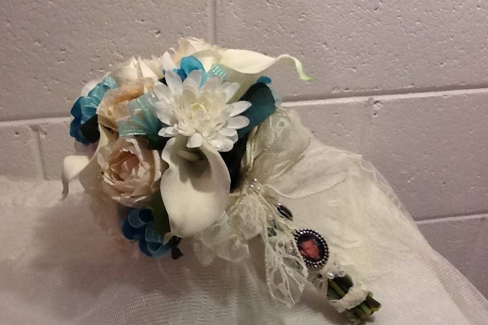 Memorial charm bouquet