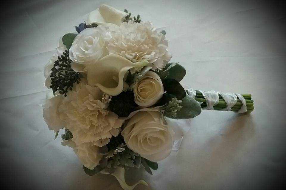 Brides Cluster Bouquet