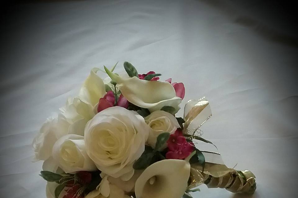 Rose, Calla Cluster Bouquet