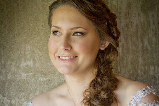 Side braid for the bride