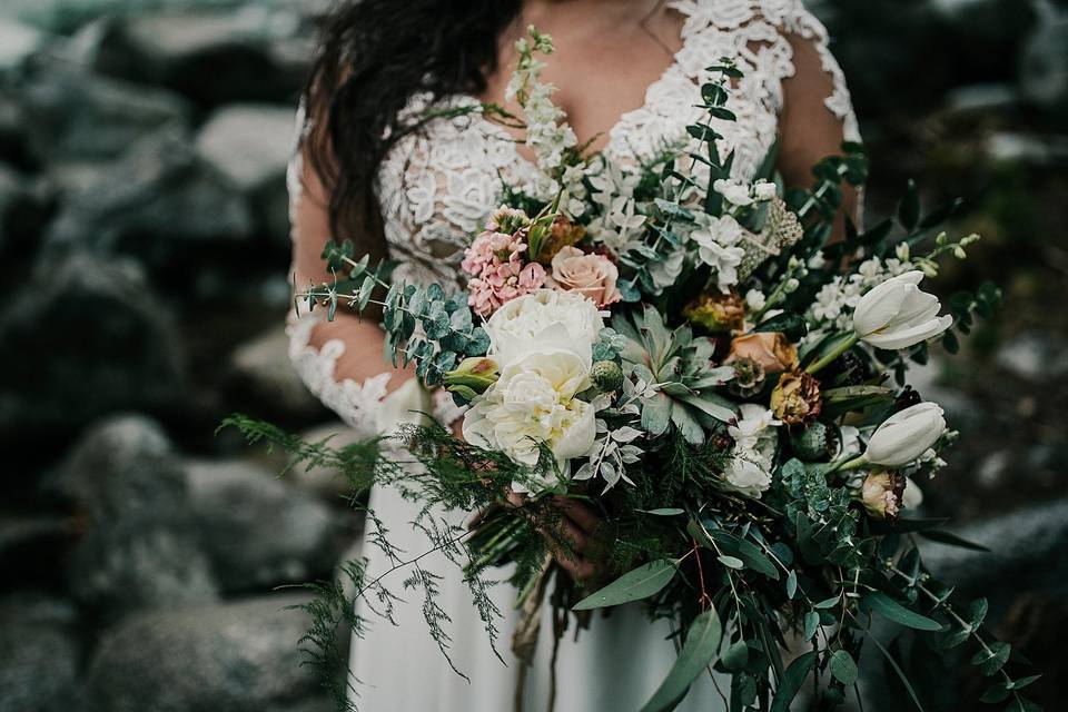 Wild bridal bouquet