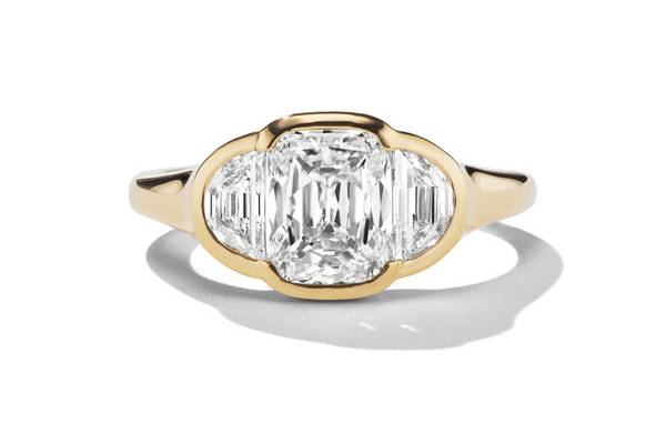 THREEE STONE RING