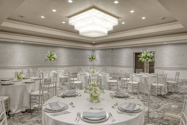 Crowne Plaza Indianapolis Airport