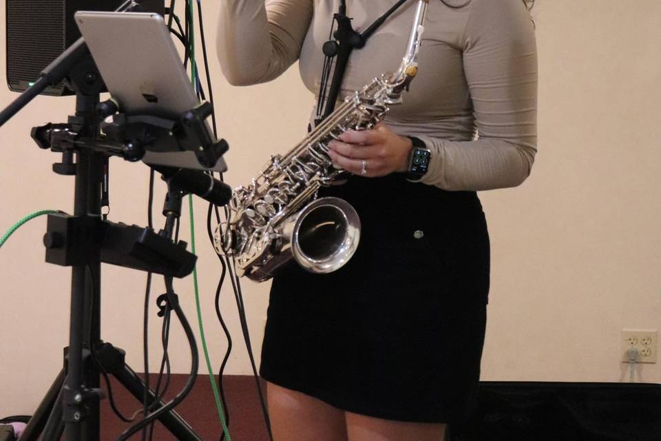 Shireen on Vocals & Sax