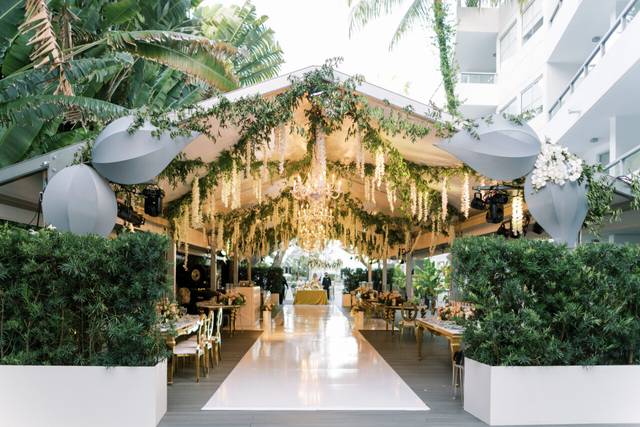 Garden Deck Tent with Greenery