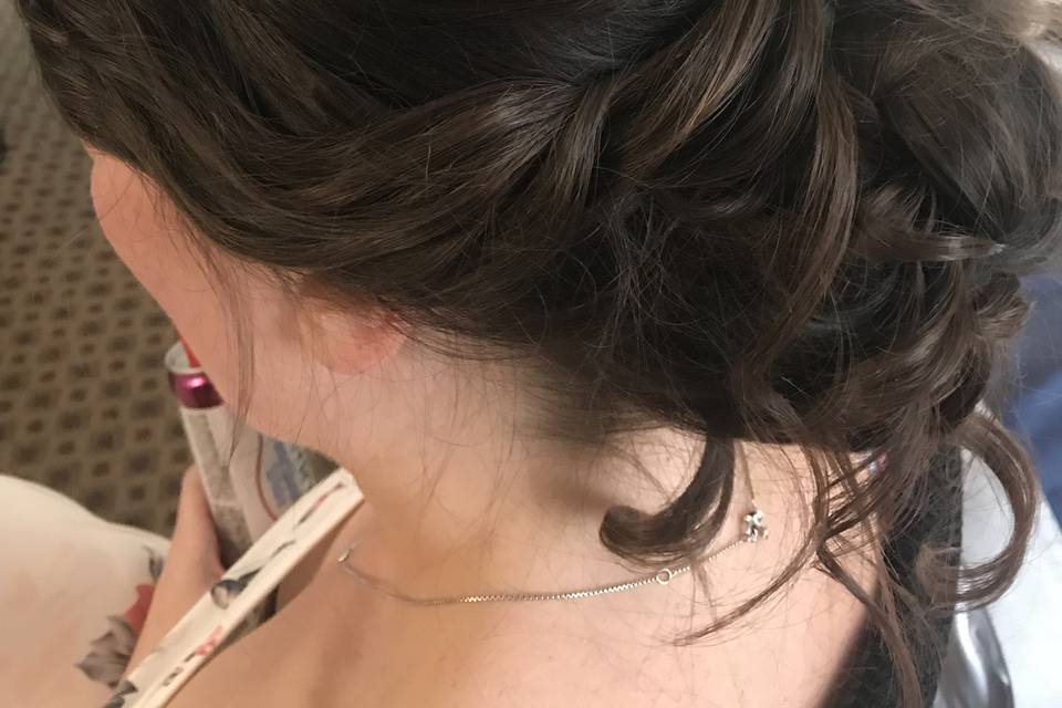 Sideview updo