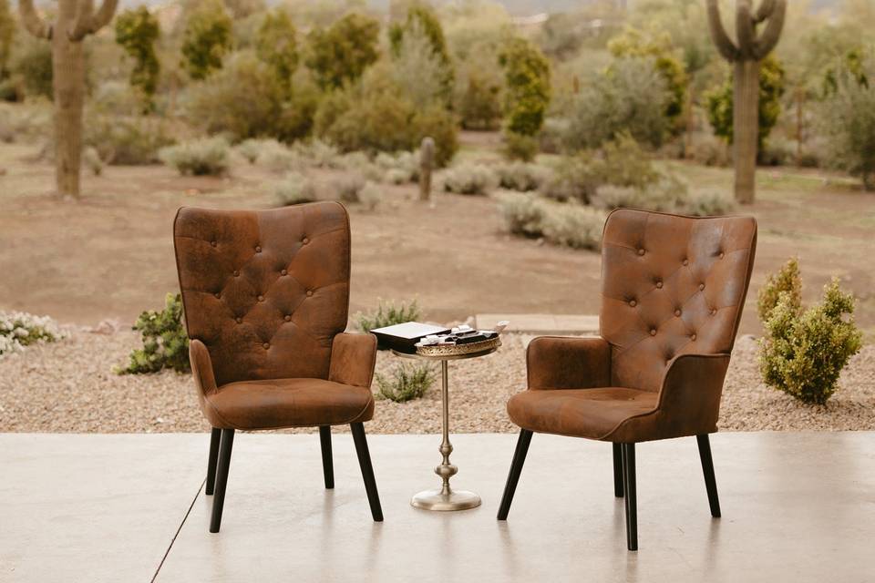 Outdoor Lounge with Mira Chair