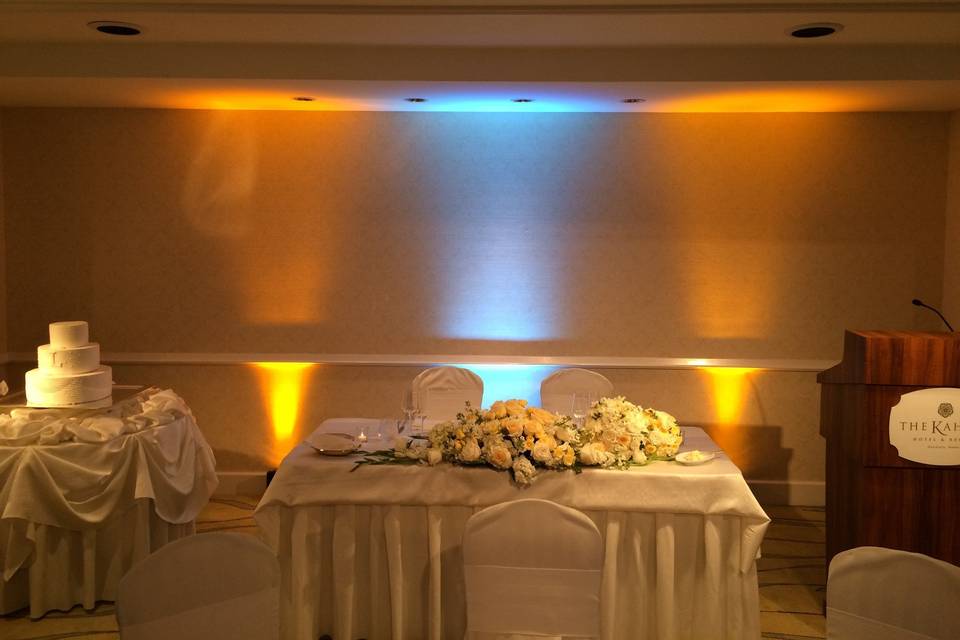 Head table accent lighting in ice blue and gold.
Kahala Hotel Ballroom