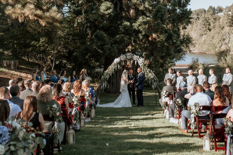 Lakeside Ceremony Lawn