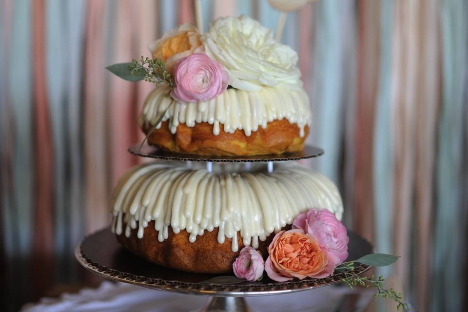 How to Frost Nothing Bundt Cakes Style + Frosting Recipe - Better Baker Club