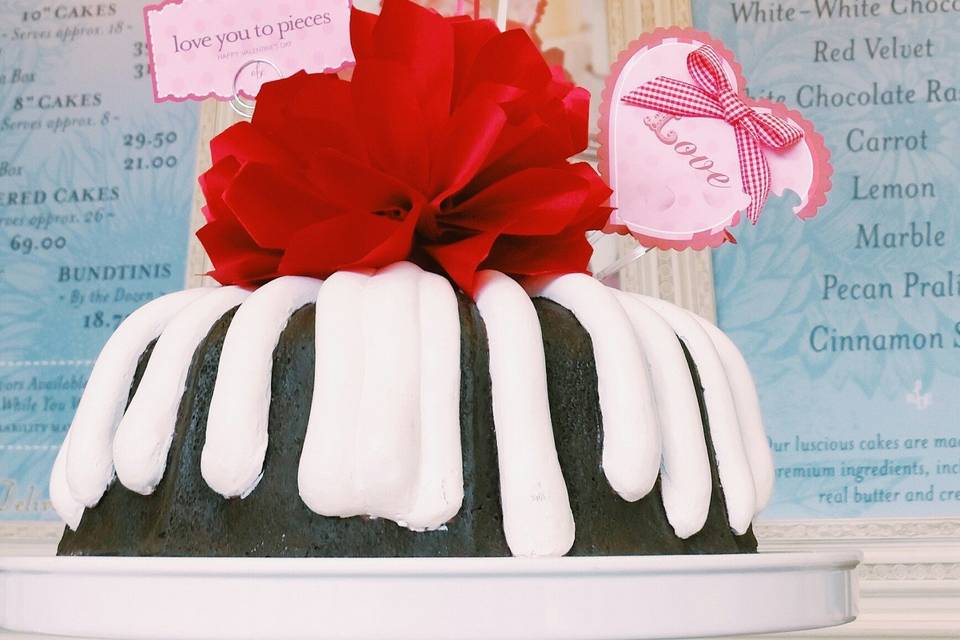 10 Red Velvet Cake in a Bakery Box - Nothing Bundt Cakes