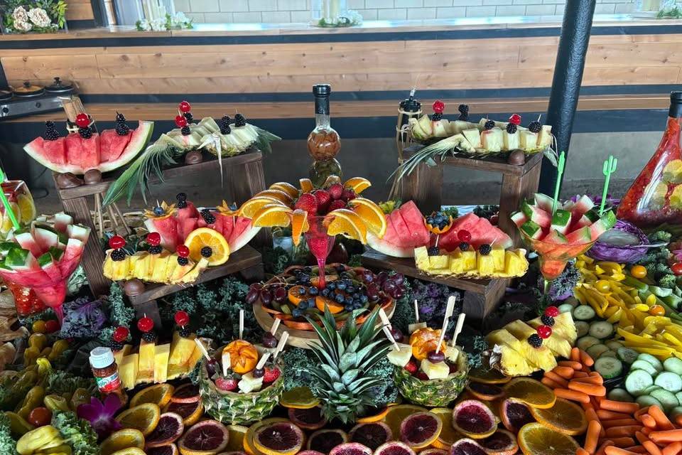 Grazing  Tables w/fruit