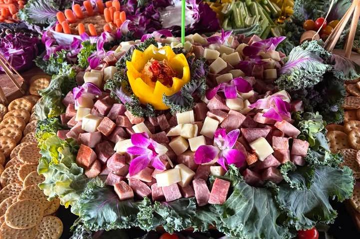 Grazing Table w/Meats & Cheese