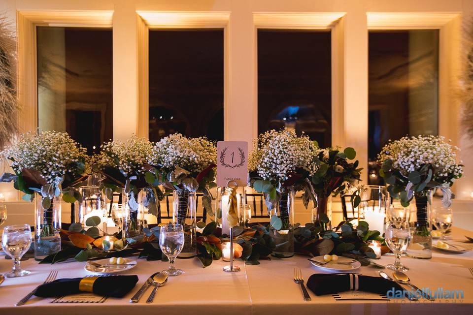 Table arrangement and decors