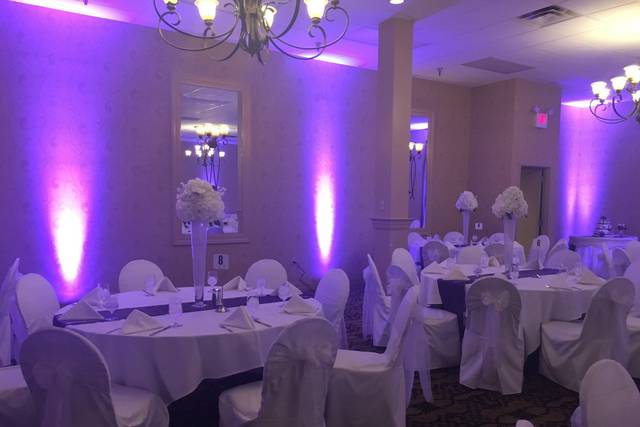 Round table setting