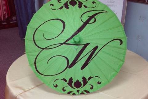 Green parasol with Vintage Grape font and design color