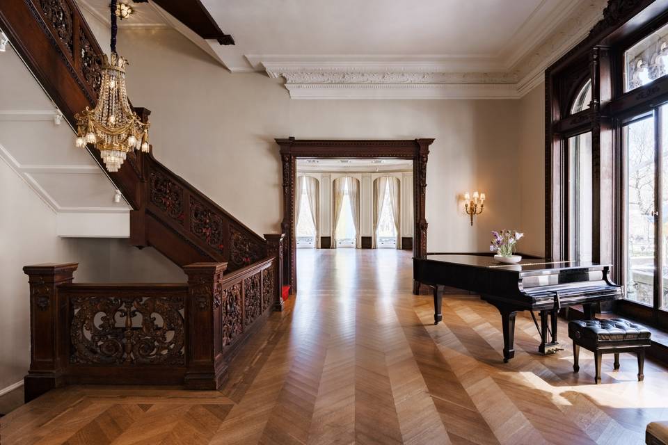 Oval Room - 3rd floor