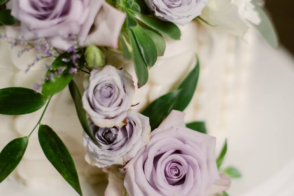 Floral cake decor