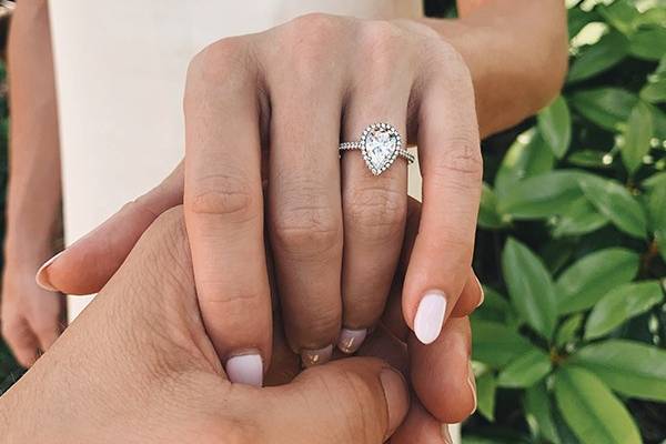 Pear Halo Ring (17306W14)