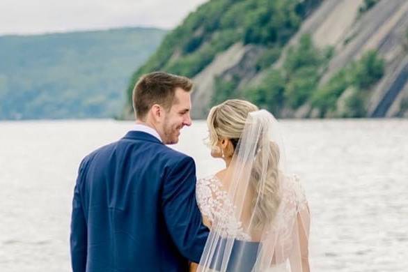 Now that's a bridal ponytail!