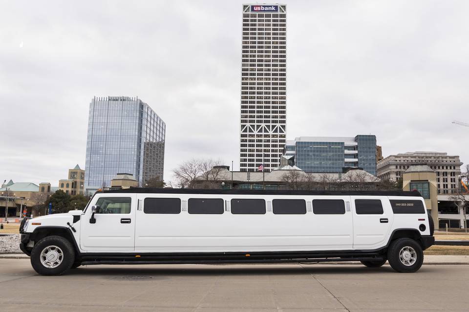 Milwaukee Prime Limousine Inc