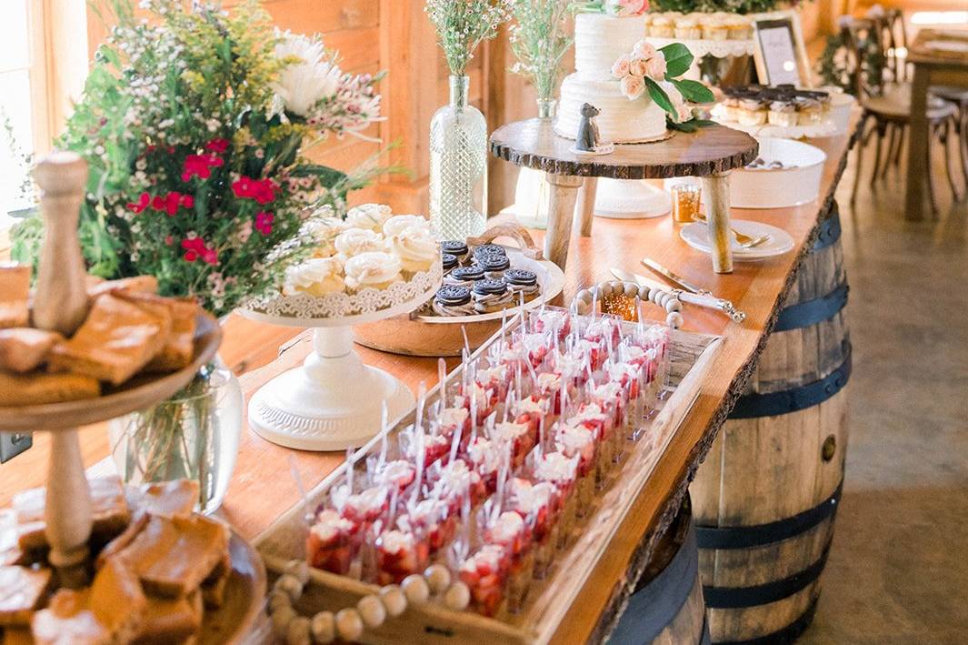 The Oak Barn At Loyalty - Venue - Leesburg, Va - Weddingwire