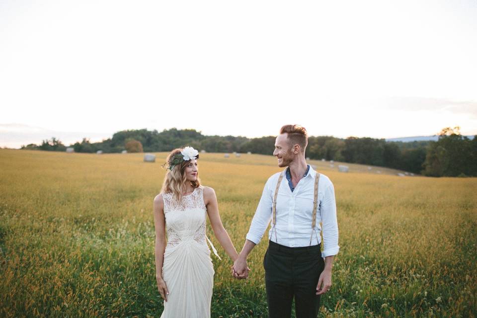 Couple shoot in field