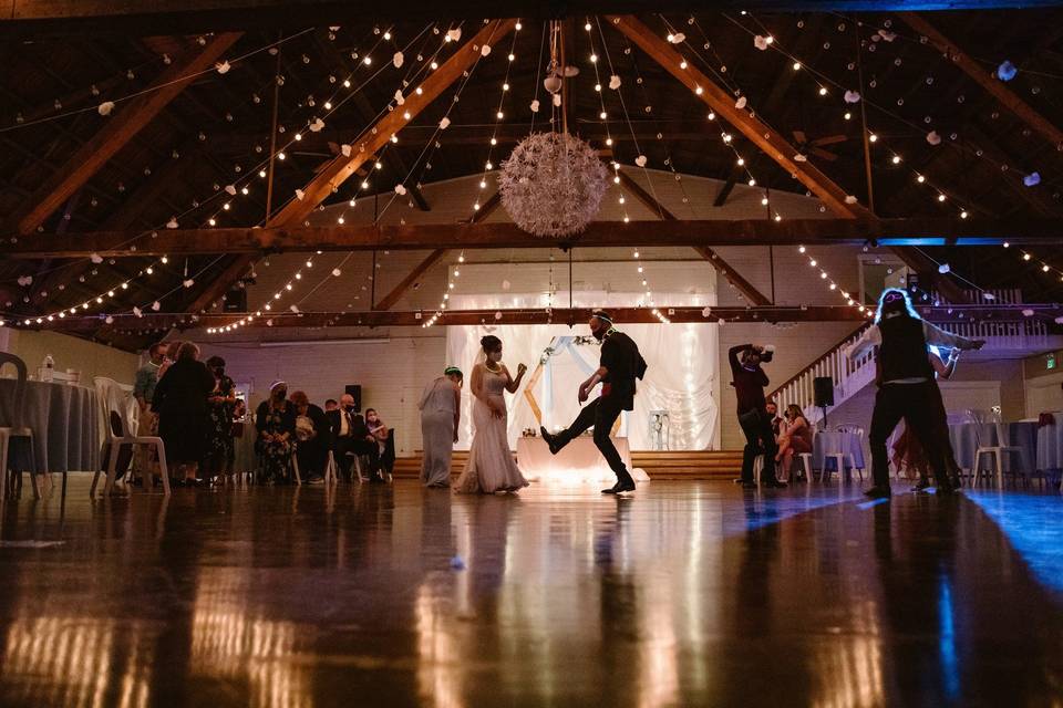 Newlyweds first dance