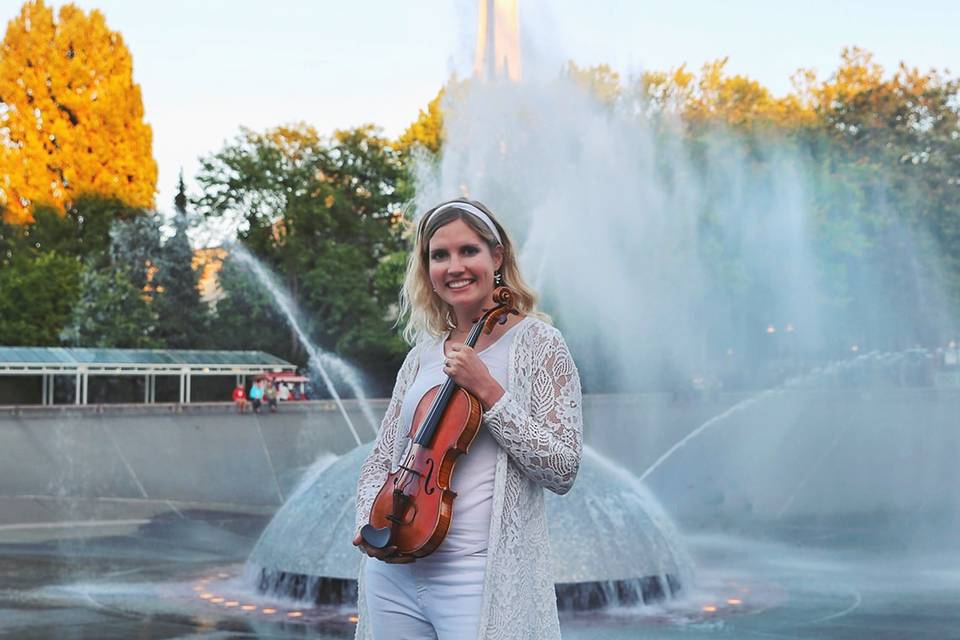 Violinist Rachel