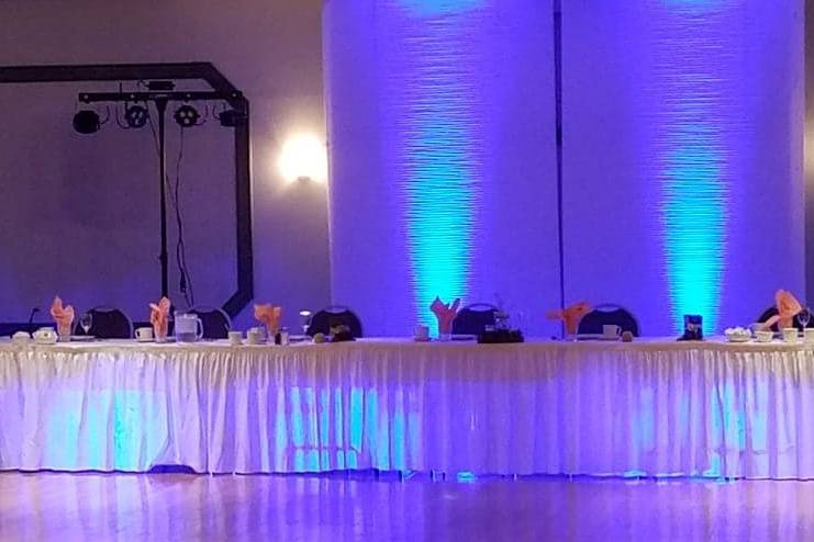 Up lighting on head table