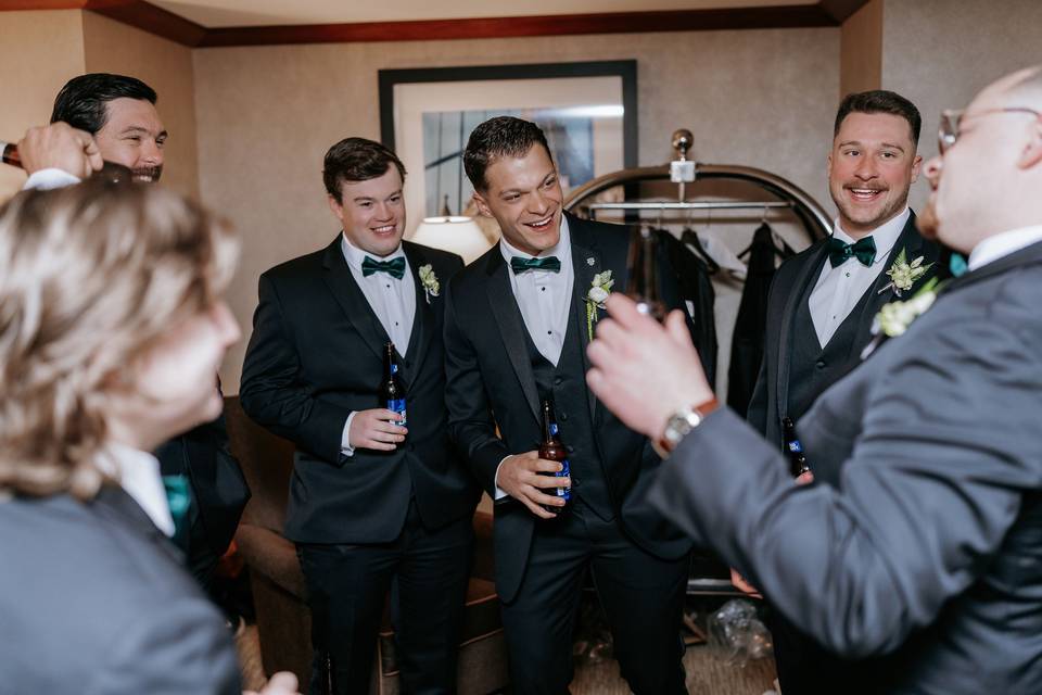 Grooms Lounge