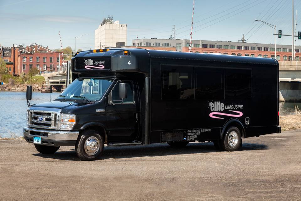 Gardella's Elite Limousine