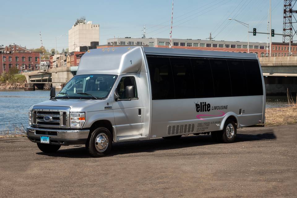 Gardella's Elite Limousine