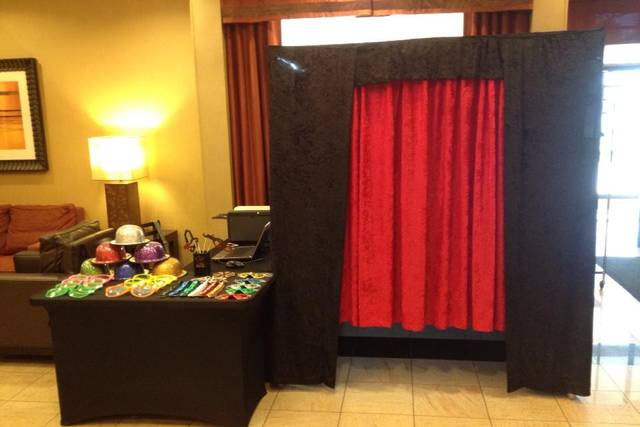 Show Me Your Booths Photobooth Rentals