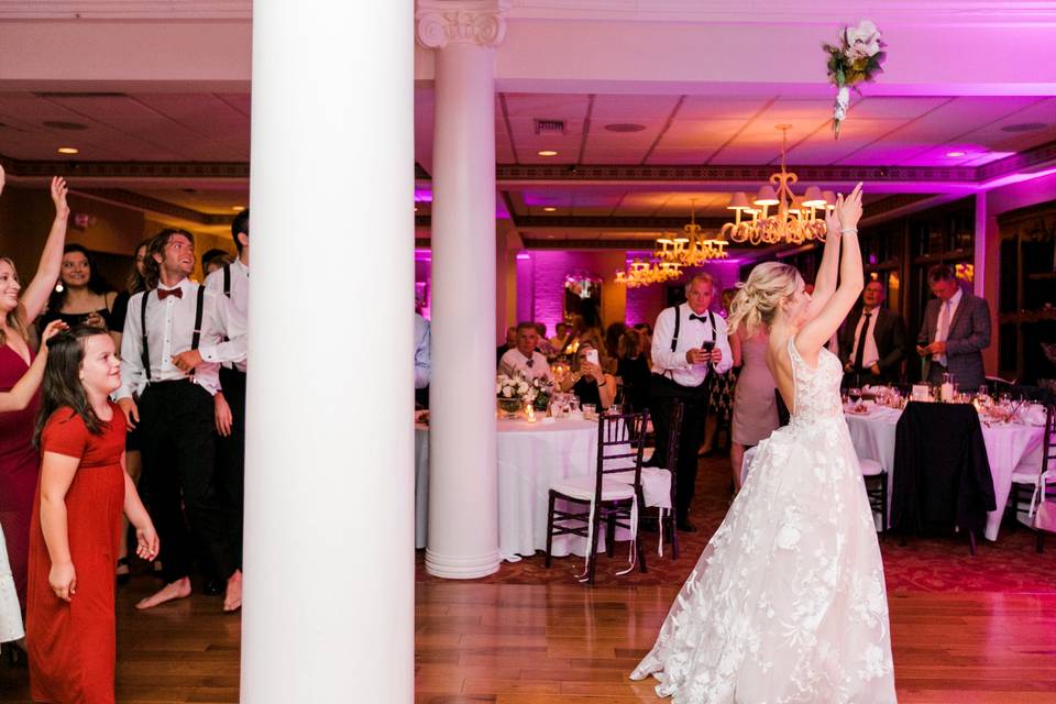 Bouquet toss