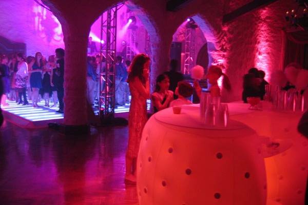 BUBBLE MIAMI Rental furniture and Decor