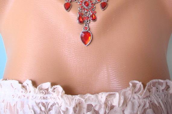 Handmade vintage style pearl and rhinestone bridal necklace by Crystalpearl on Etsy.