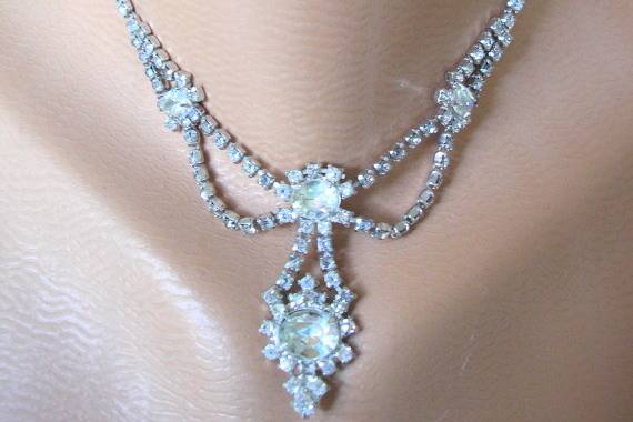 Wonderful vintage Edwardian style rhinestone necklace by Crystalpearl on Etsy.