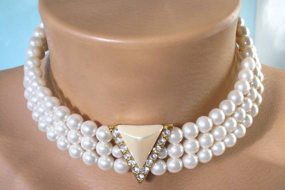 Attractive vintage pearl, rhinestone and lucite bridal choker necklace by Crystalpearl on Etsy.