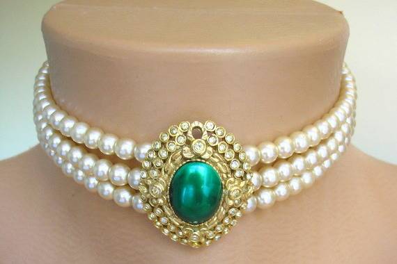 Elegant vintage pearl and gold tone bridal choker with green cabochon detail by Crystalpearl on Etsy.