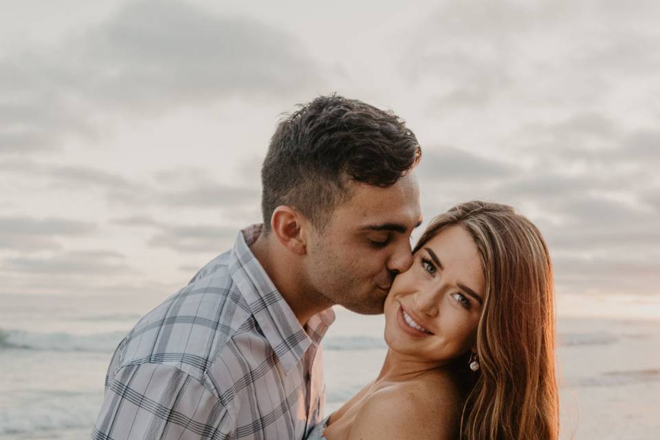 BEACH ENGAGEMENT SESSION