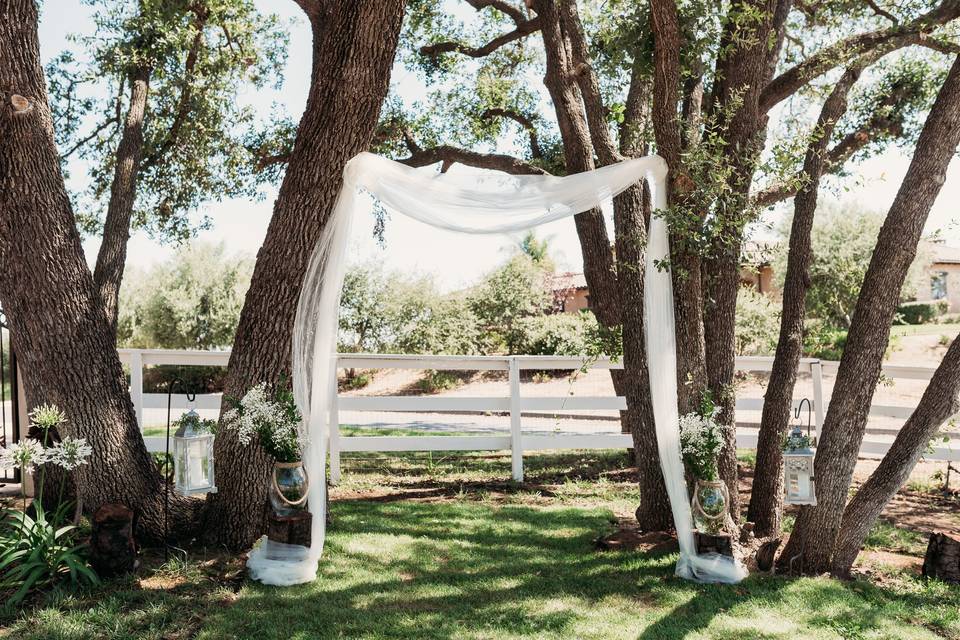 GORGEOUS BACKYARD WEDDING