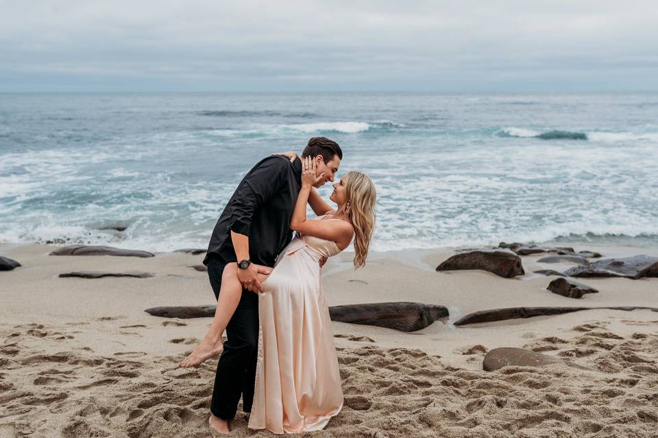 BEACH ENGAGEMENT SESSION